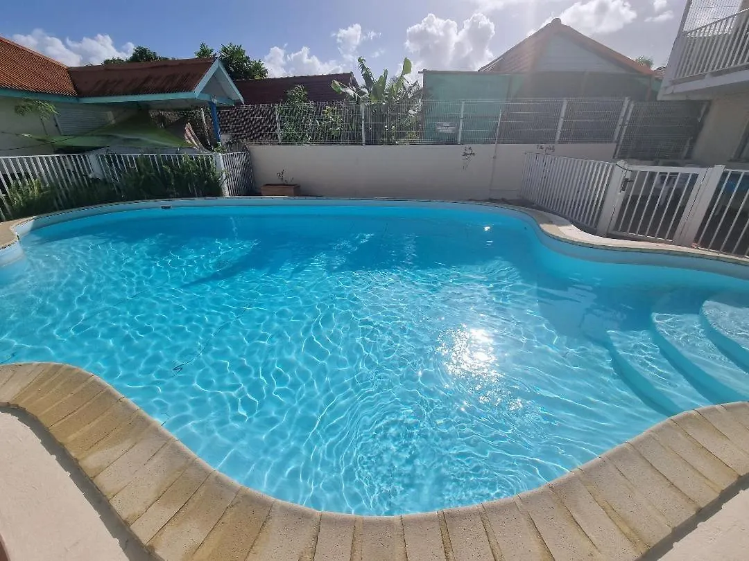 Grand Studio Les Pieds Dans L'Eau Aux 3 Ilets Les Trois-Ilets 0*,  Martinik